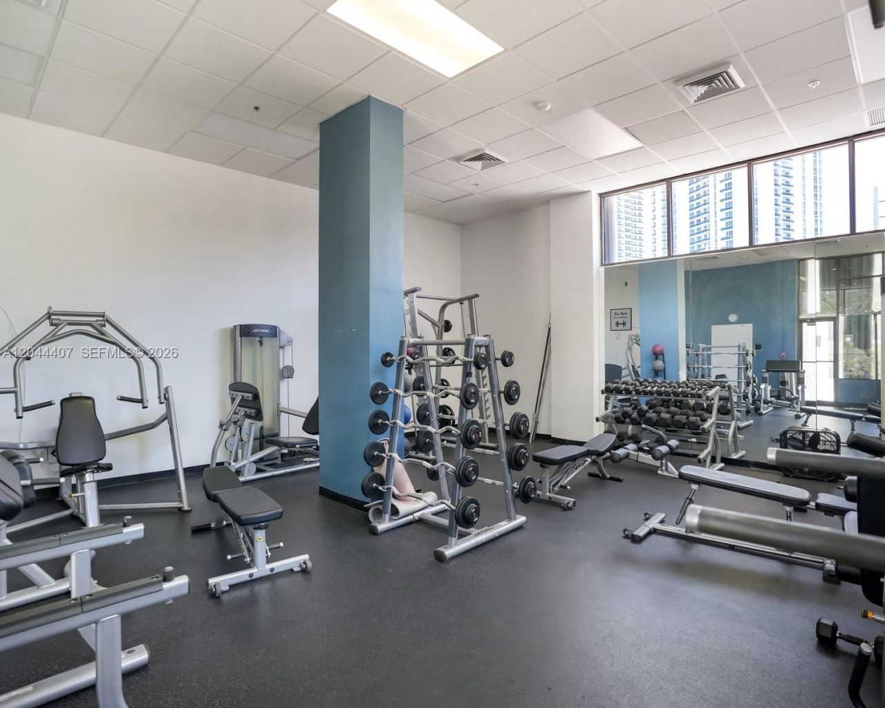 100 Bayview Dr , Unit 1620, Sunny Isles Beach, FL 33160 Photo