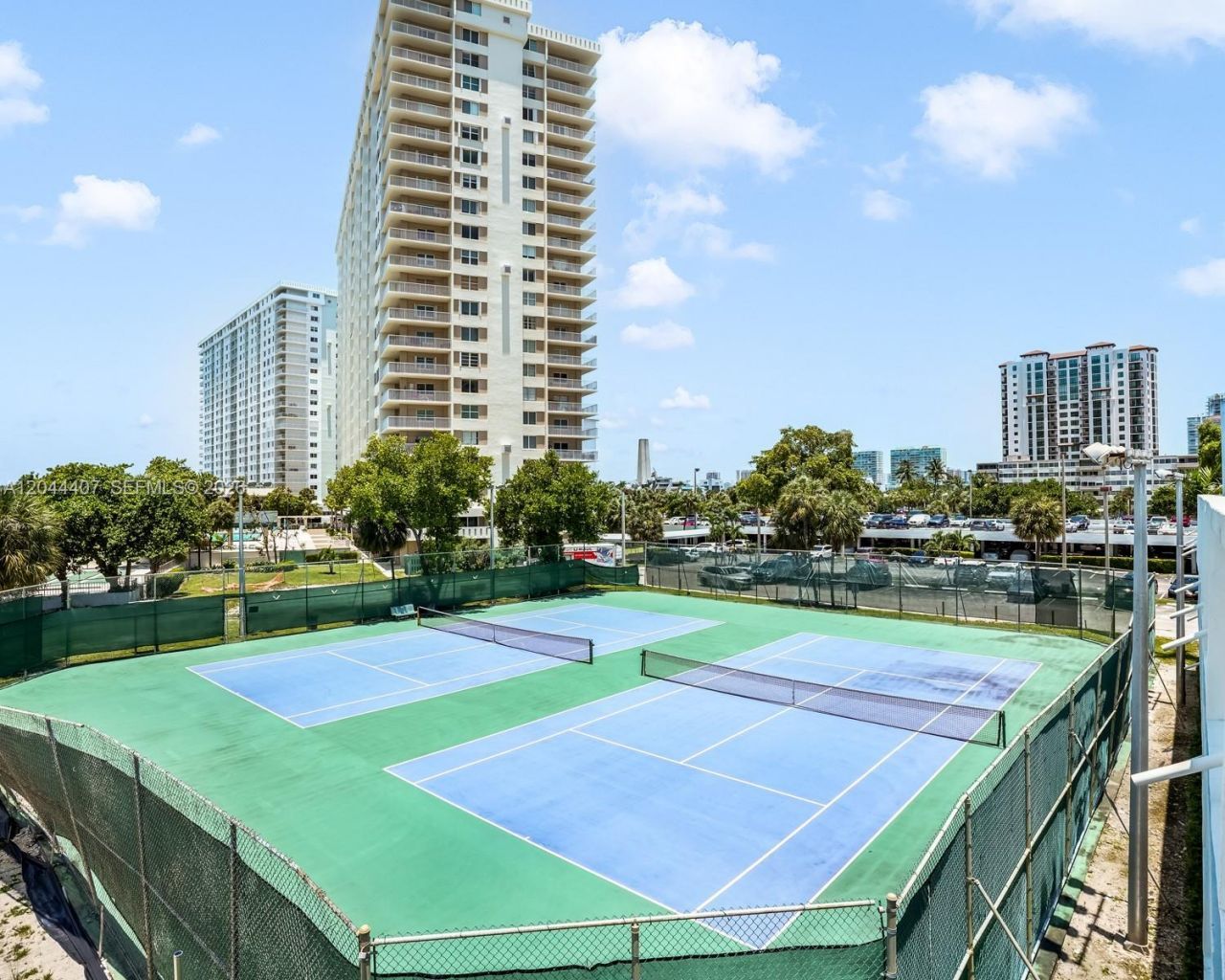 100 Bayview Dr , Unit 1620, Sunny Isles Beach, FL 33160 Photo