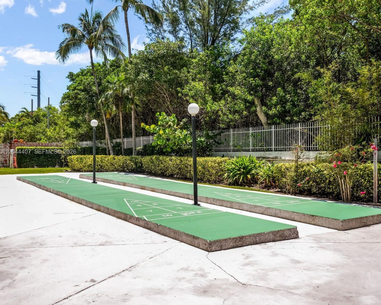 100 Bayview Dr , Unit 1620, Sunny Isles Beach, FL 33160 Photo