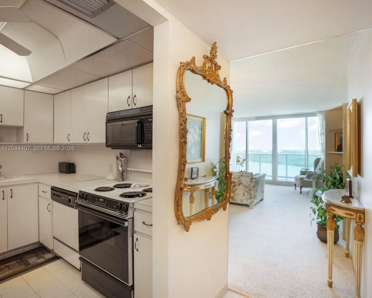 100 Bayview Dr , Unit 1620, Sunny Isles Beach, FL 33160 Photo