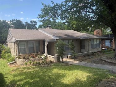 2207 Stevens Woods Lane, Dallas, TX 75208
