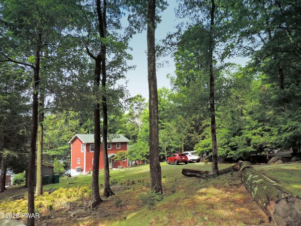 182 Lennon Road , Greentown, PA 18426