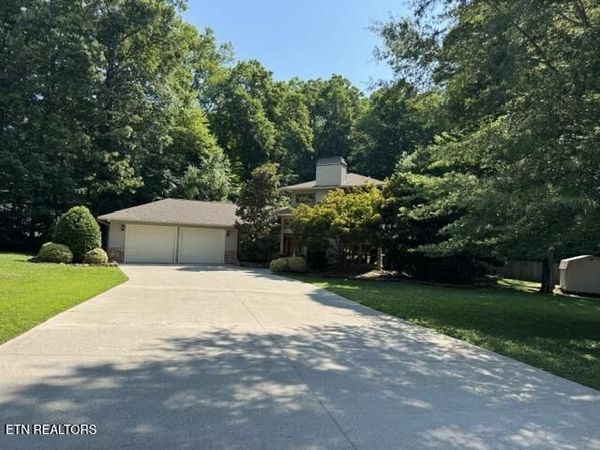 346 Fallen Oak Court, Seymour, TN 37865