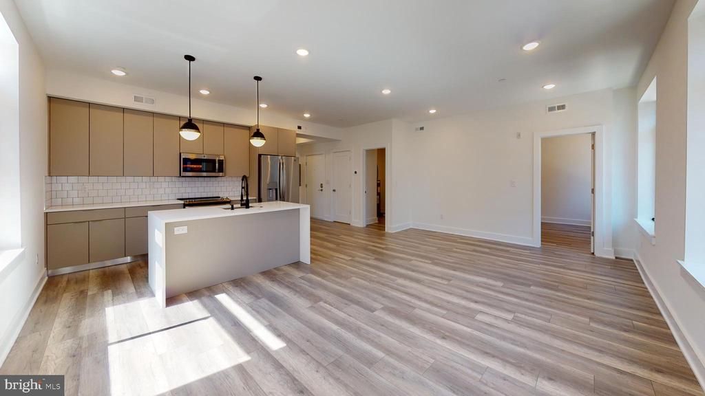 812 N 16th Street, Unit 4, Philadelphia, PA 19130 Main Photo