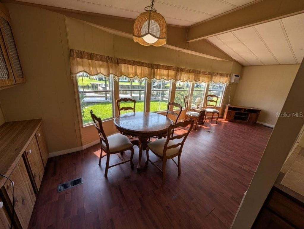 154 Moonlite Drive, Welaka, FL 32193 Photo