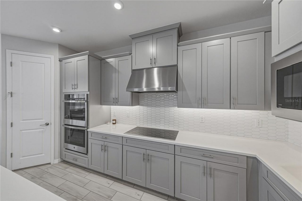 6978 Bradbury Circle, Wesley Chapel, FL 33545 Photo