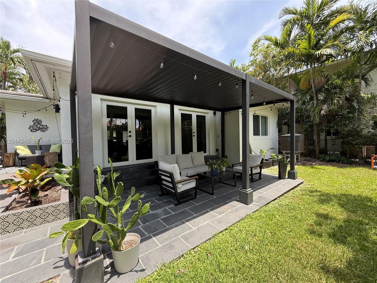 9008 Emerson Ave, Surfside, FL 33154 Photo