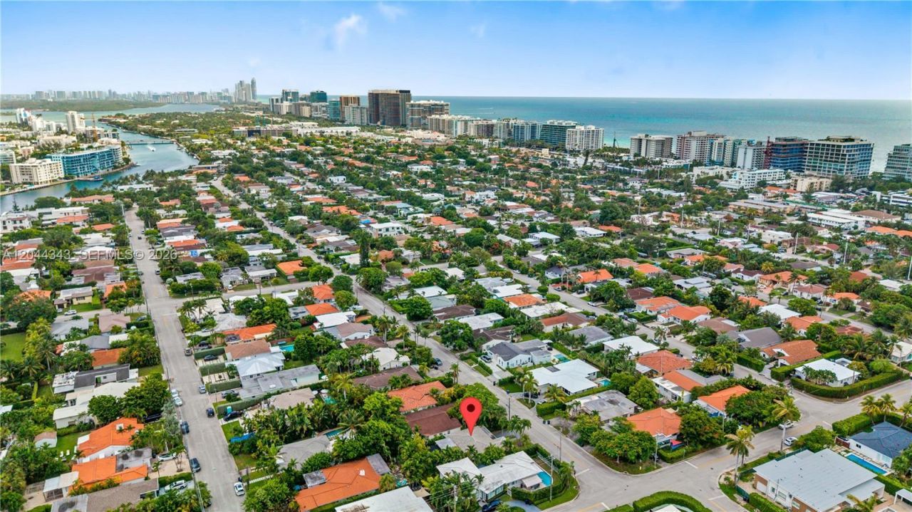 9008 Emerson Ave, Surfside, FL 33154 Photo