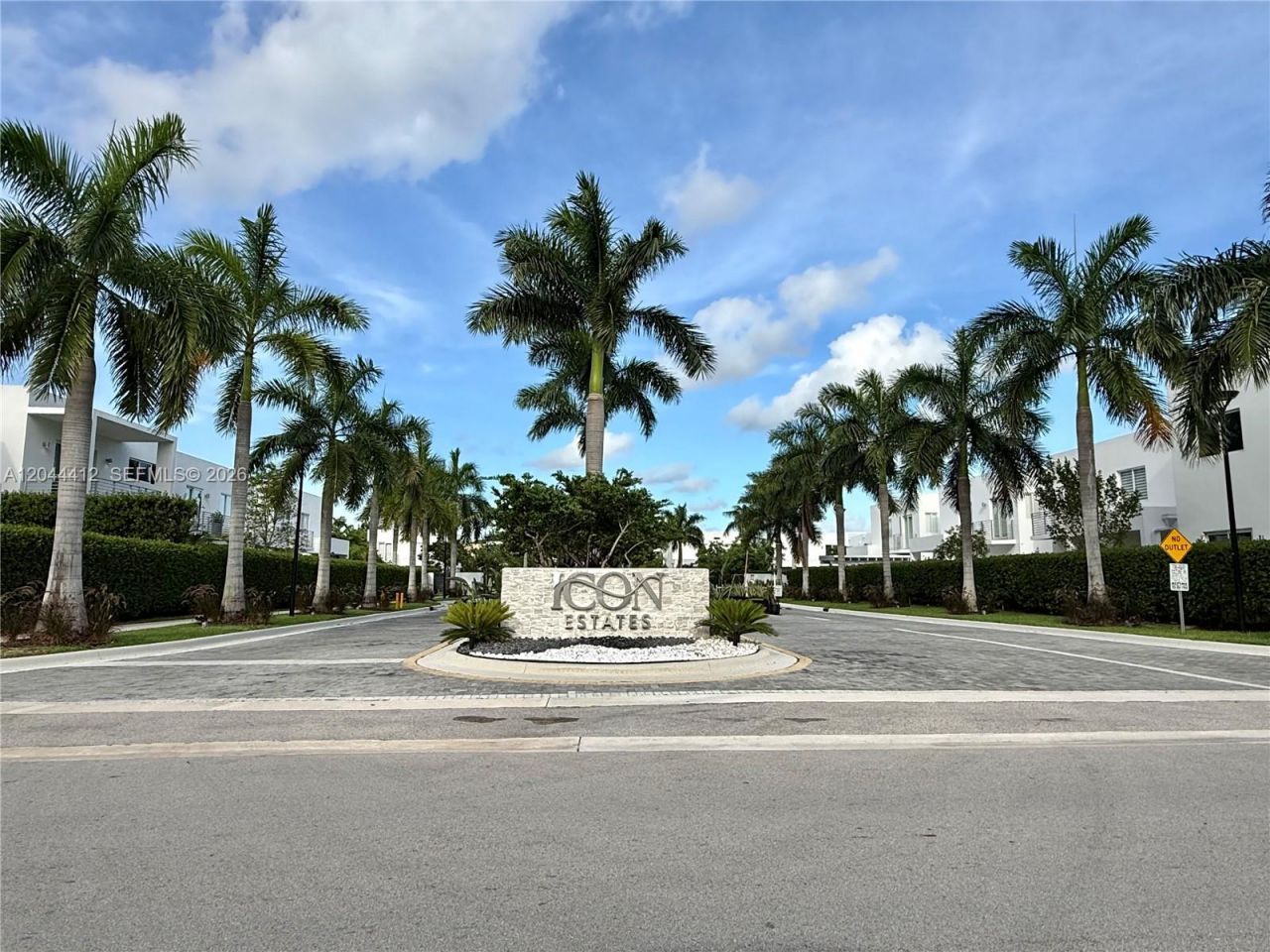 10381 NW 67th Ter , Doral, FL 33178 Photo