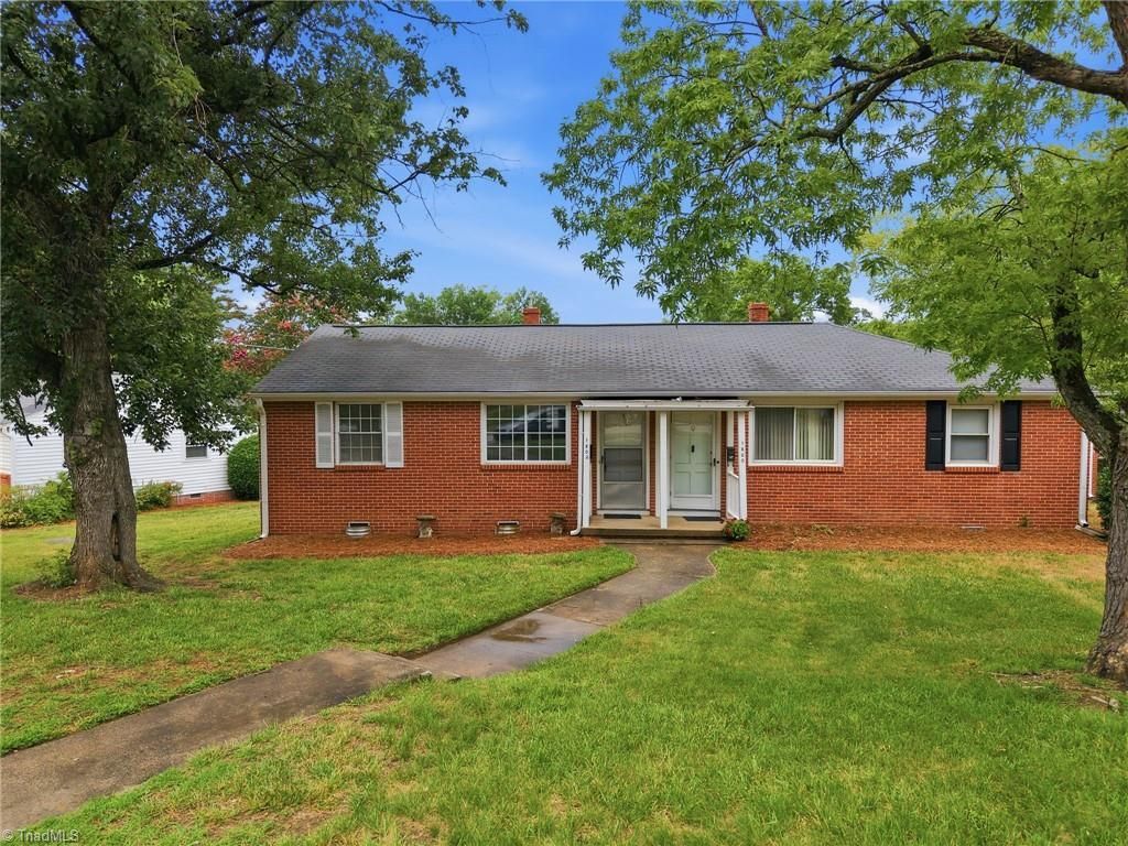 1802 Villa Drive, Greensboro, NC 27403 Main Photo
