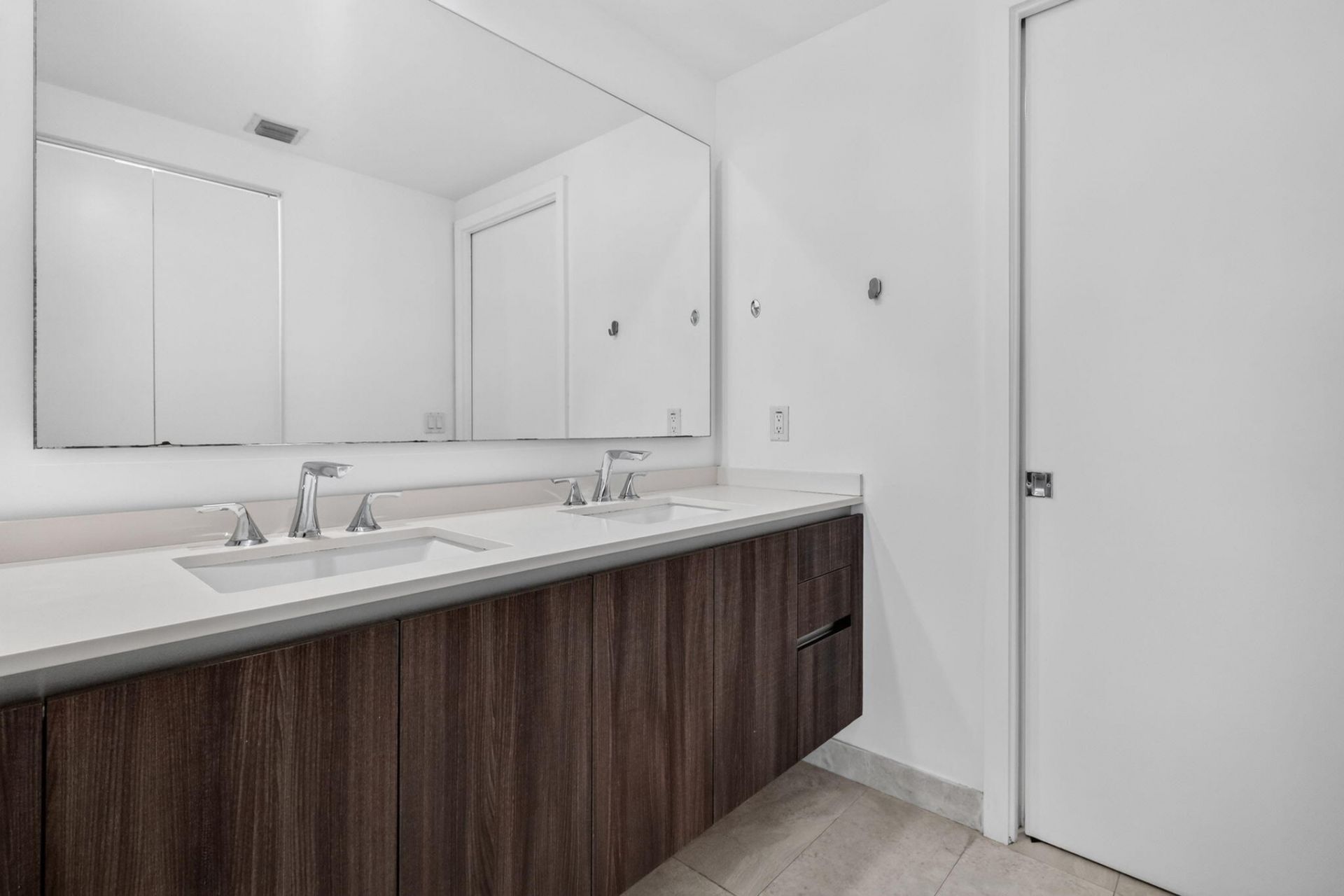 488 NE 18th Street, Unit 807, Miami, FL 33132 Photo