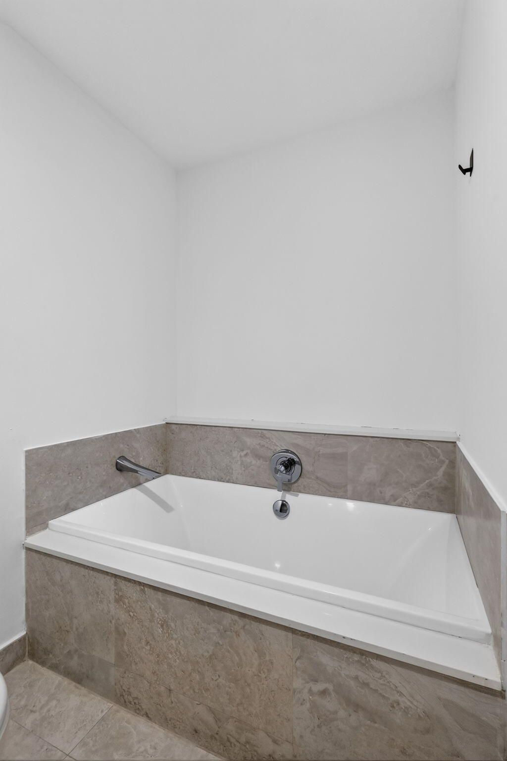 488 NE 18th Street, Unit 807, Miami, FL 33132 Photo