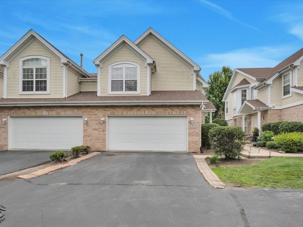 9723 Hillcrest Circle , Orland Park, IL 60467