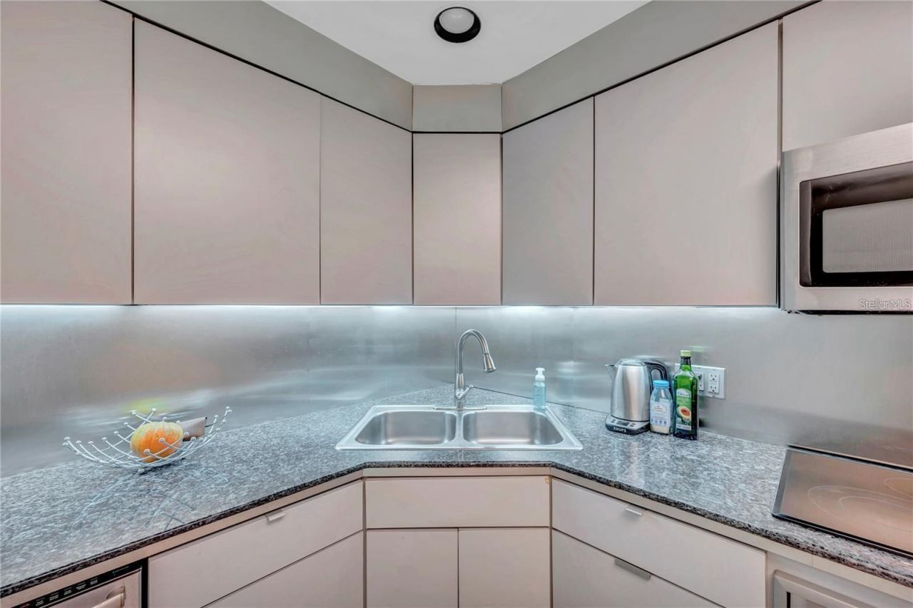 1 Beach Drive Se, Unit 1309, Saint Petersburg, FL 33701 Photo