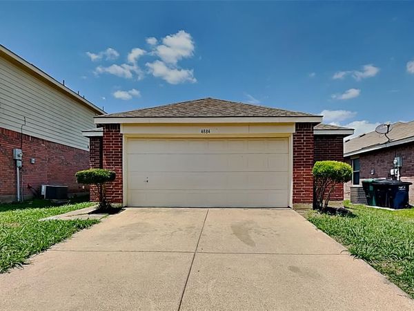 4884 Waterford Drive, Fort Worth, TX 76179