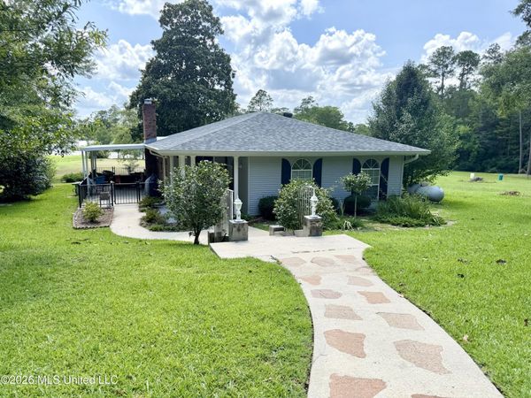 708 Lakeside Drive, Carriere, MS 39426