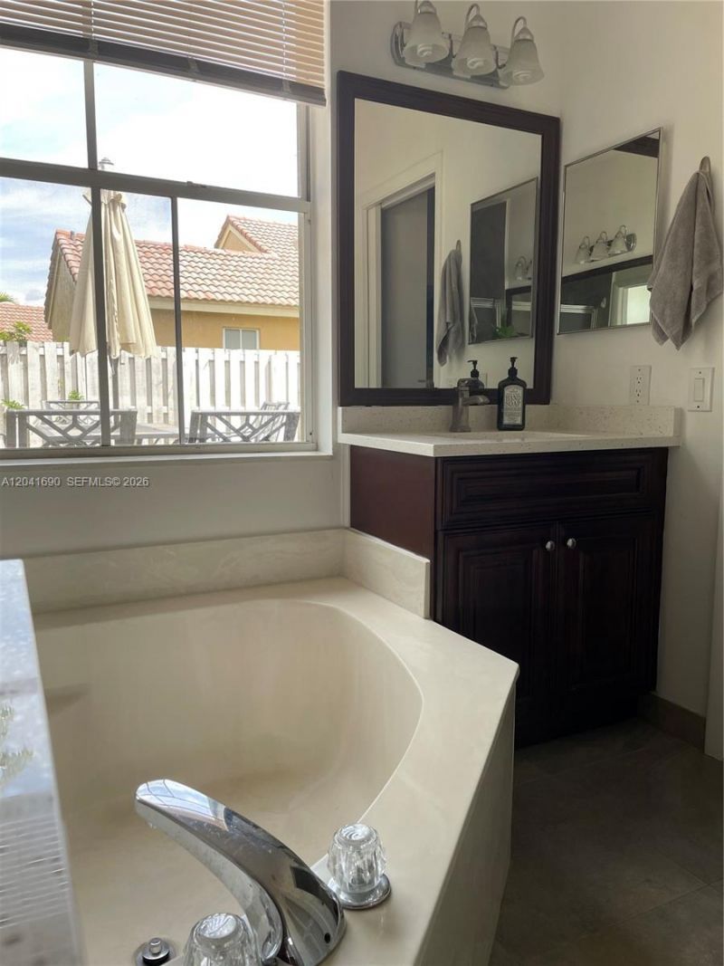 805 Falling Water Rd , Weston, FL 33326 Photo