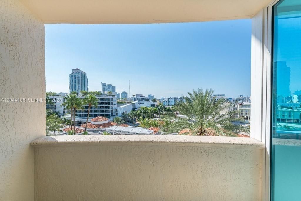 300 S Pointe Dr, Unit 706, Miami Beach, FL 33139 Photo