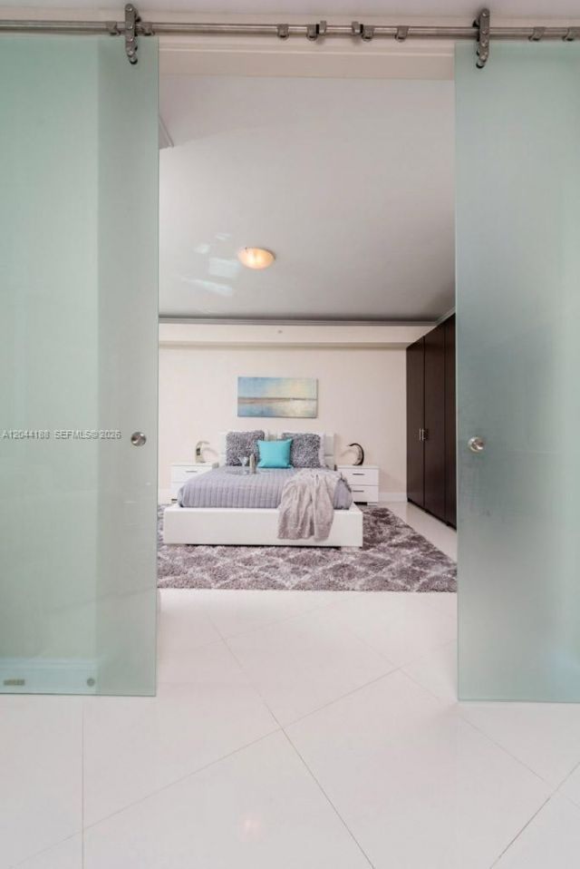 300 S Pointe Dr, Unit 706, Miami Beach, FL 33139 Photo