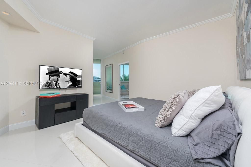 300 S Pointe Dr, Unit 706, Miami Beach, FL 33139 Photo