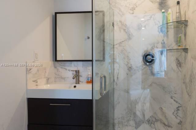 300 S Pointe Dr, Unit 706, Miami Beach, FL 33139 Photo
