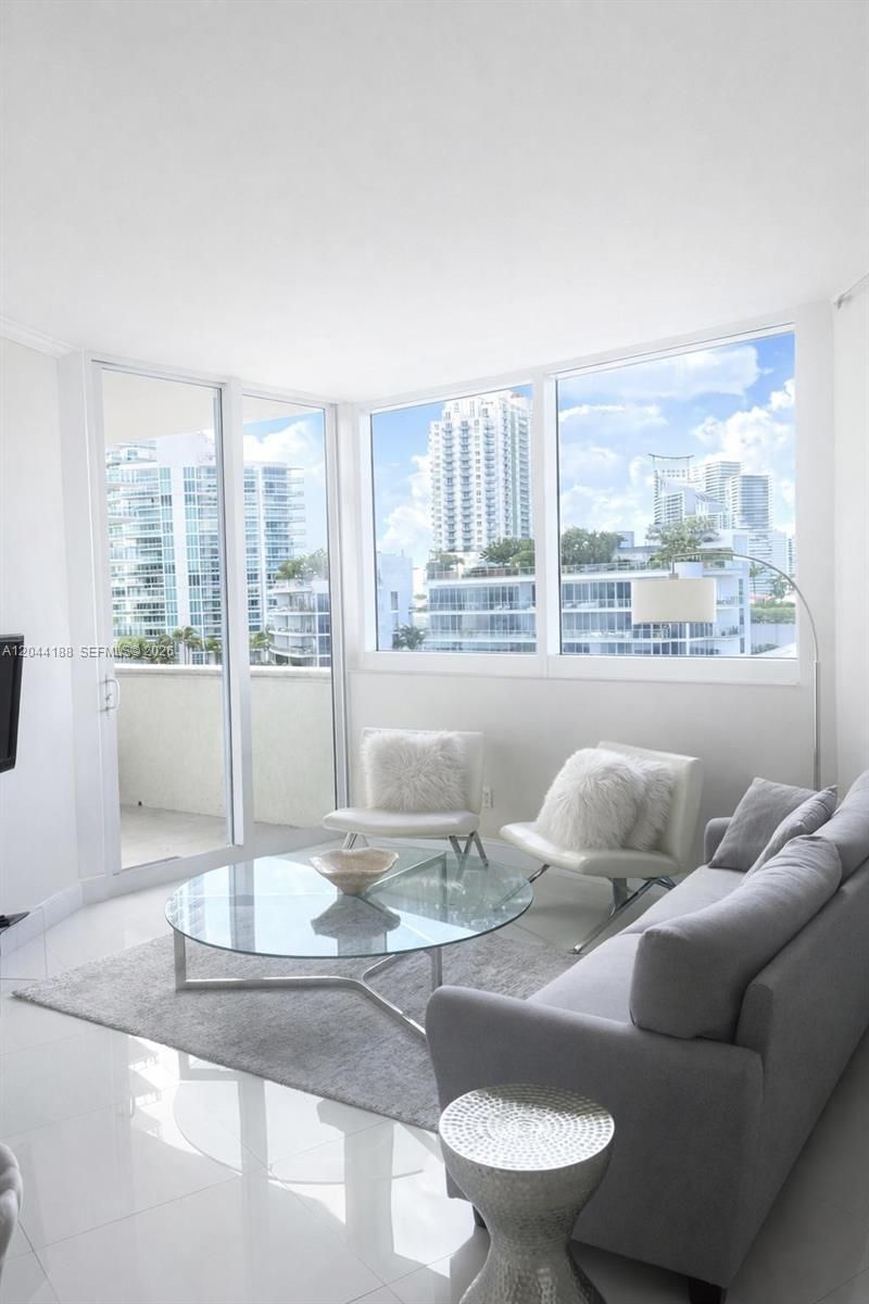 300 S Pointe Dr, Unit 706, Miami Beach, FL 33139 Photo