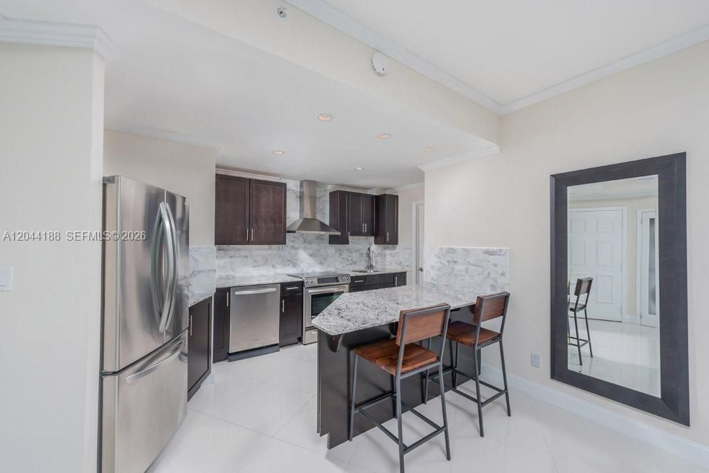 300 S Pointe Dr, Unit 706, Miami Beach, FL 33139 Photo