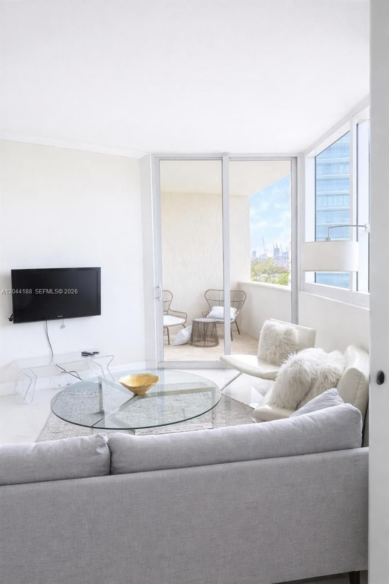 300 S Pointe Dr, Unit 706, Miami Beach, FL 33139 Photo