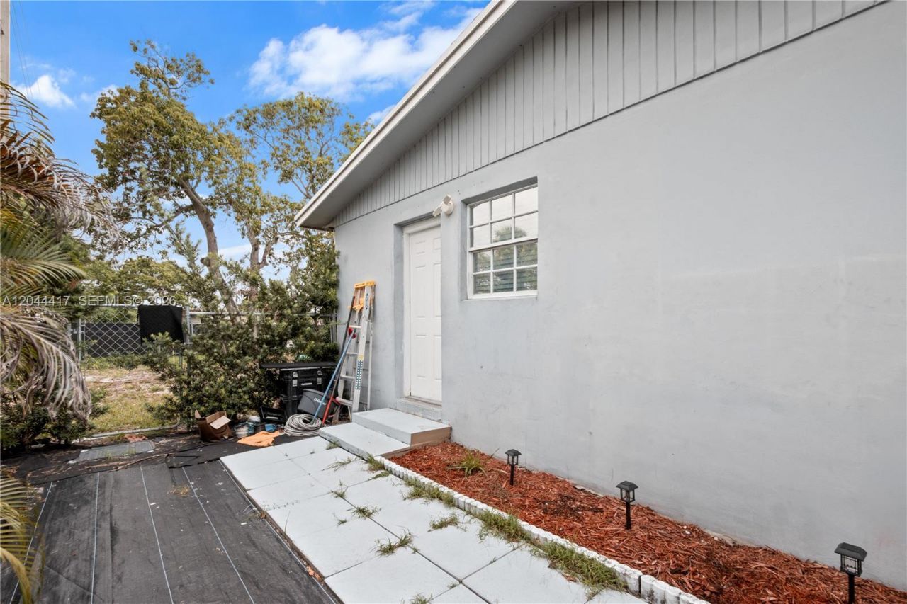 5631 NW 174th Dr, Miami Gardens, FL 33055 Photo