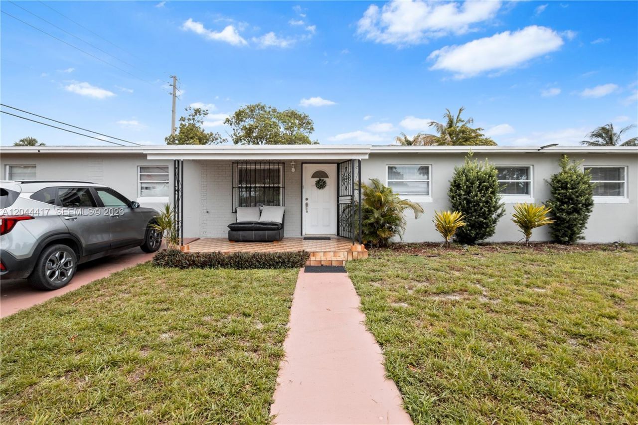 5631 NW 174th Dr, Miami Gardens, FL 33055 Photo
