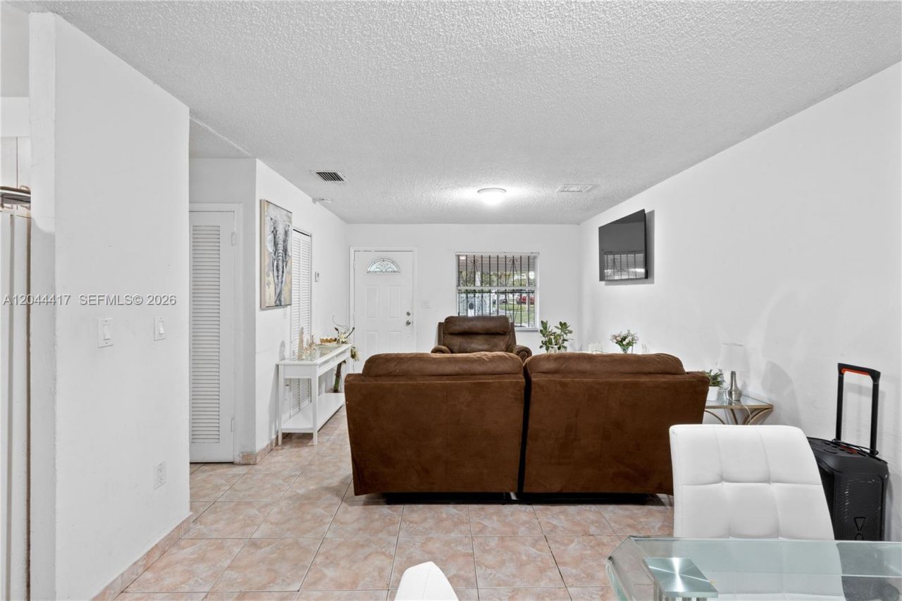 5631 NW 174th Dr, Miami Gardens, FL 33055 Photo