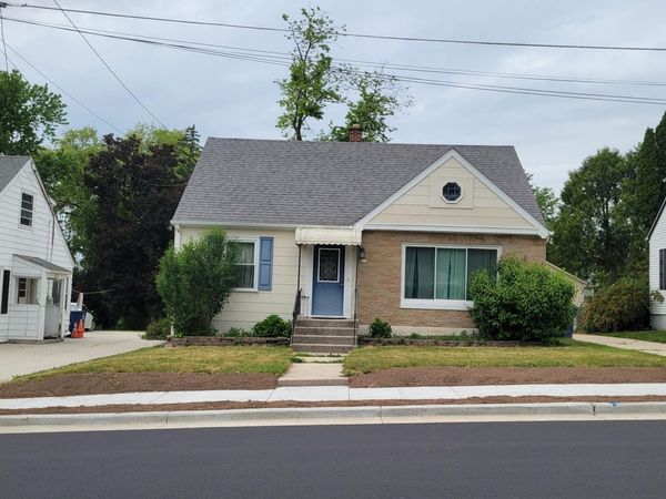 312 Washington Ave, Fredonia, WI 53021