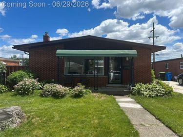 30124 Garry Avenue, Madison Heights, MI 48071