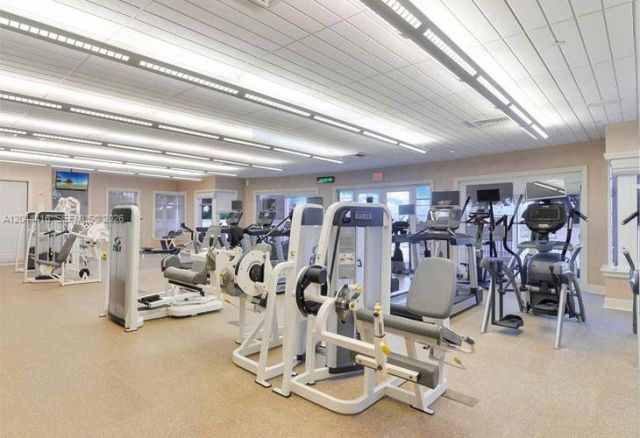 19900 E Country Club Dr , Unit 318, Aventura, FL 33180 Photo