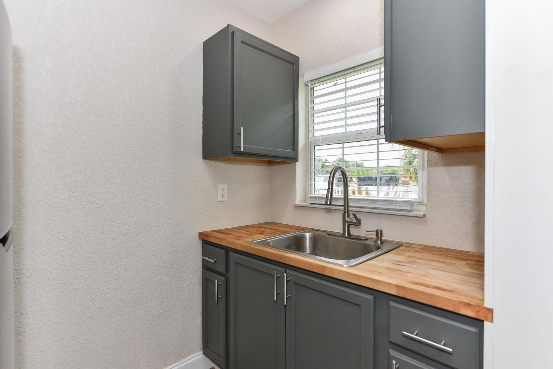 1001 S Federal Highway, Unit 2, Lake Worth Beach, FL 33460 Photo