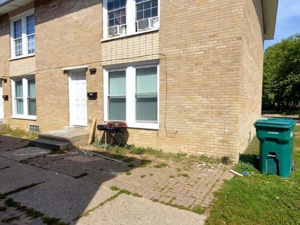 2204 Hebron Avenue, Unit D, Zion, IL 60099