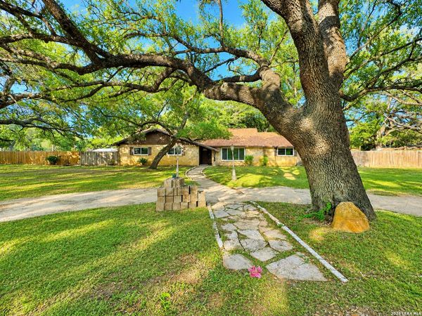 26 SUNRISE DR, Pleasanton, TX 78064