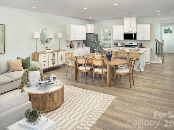 1313 Vibrant Road , Charlotte, NC 28215