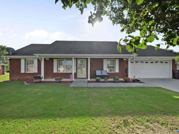 18425 Foxford Lane, Athens, AL 35613
