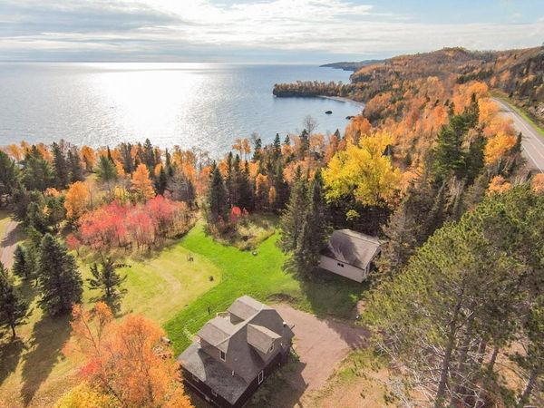 6076 Highway 61, Silver Bay, MN 55614