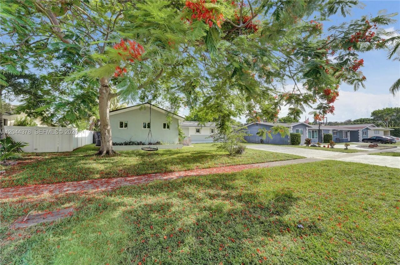 4311 Hayes St , Hollywood, FL 33021 Photo