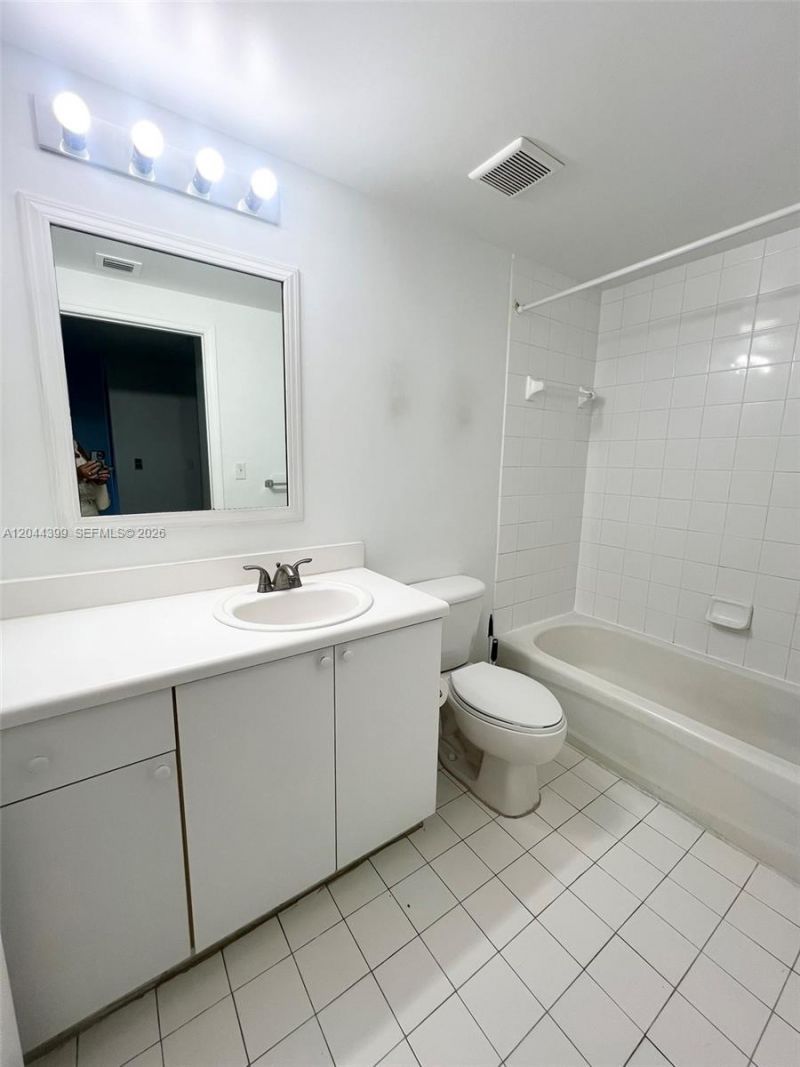 50 Menores Ave , Unit 720, Coral Gables, FL 33134 Photo