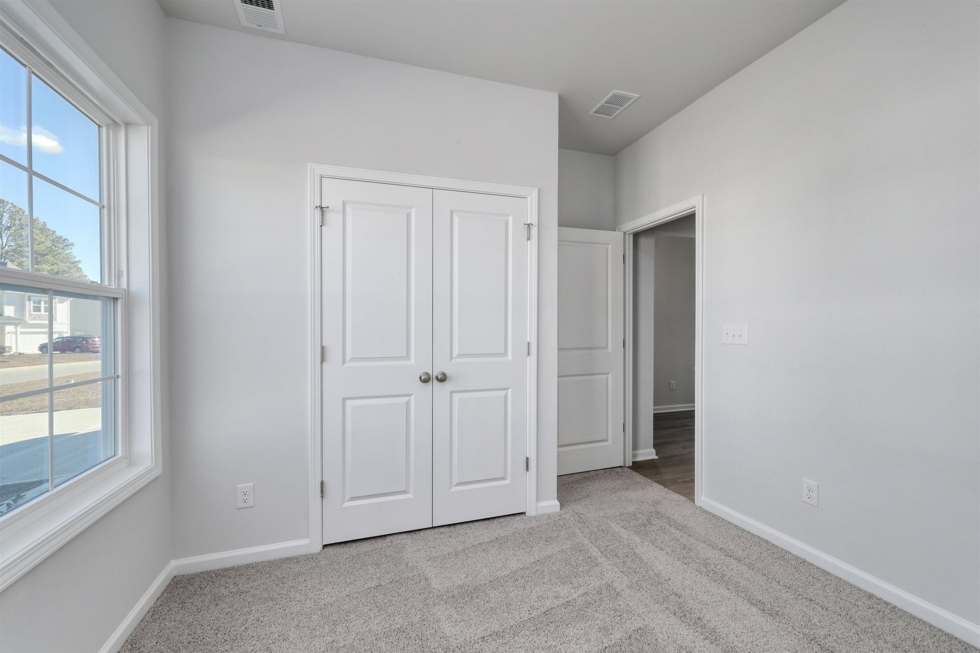 812 Wild Indigo Dr Photo 19