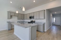 812 Wild Indigo Dr photo 4