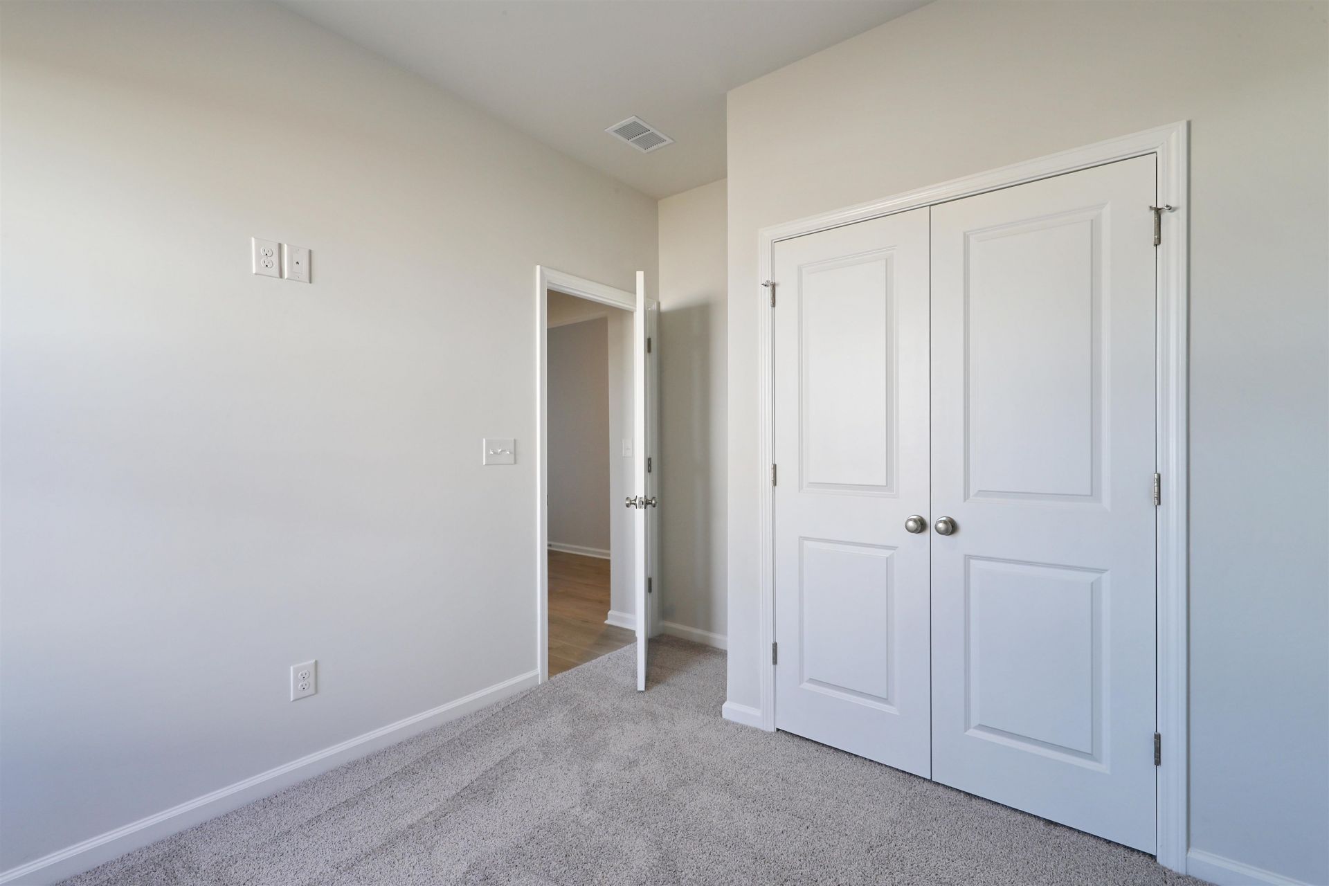812 Wild Indigo Dr Photo 21