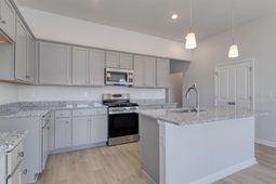812 Wild Indigo Dr photo 4