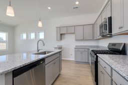 812 Wild Indigo Dr photo 4