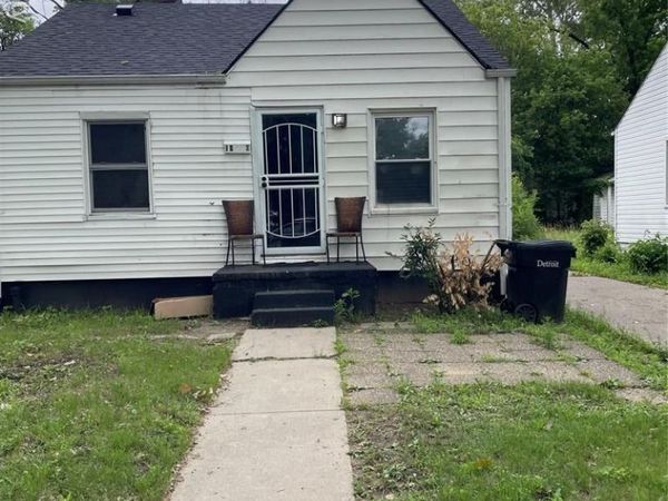 19350 Glastonbury Road, Detroit, MI 48219