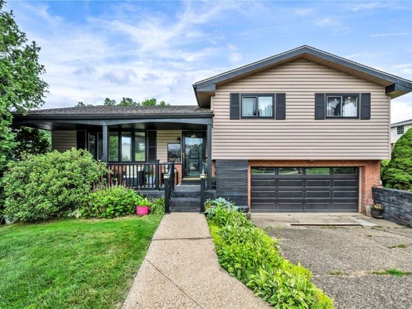 2 Eichelberger Dr, Coraopolis, PA 15108