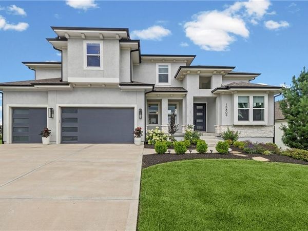 15809 El Monte Street, Overland Park, KS 66224
